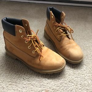 Size 6.5 womens wheat timberland